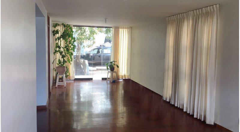 ALQUILER DE CASA DE 2 PISOS EN AV. SANTA VICTORIA